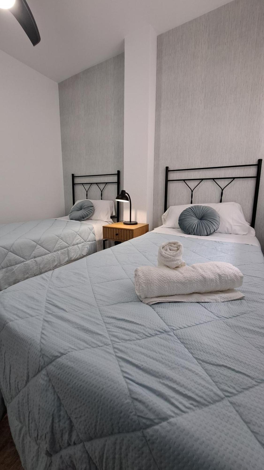 Apartamentos Maria Cristina Con Parking Gratis 코르도바 외부 사진
