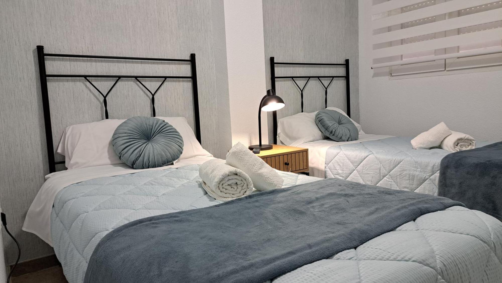Apartamentos Maria Cristina Con Parking Gratis 코르도바 객실 사진